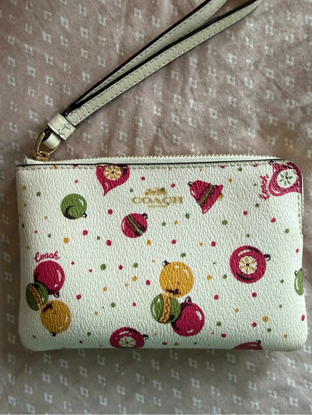 Coach C7406 Holiday Ornament Print Corner Zip Wristlet